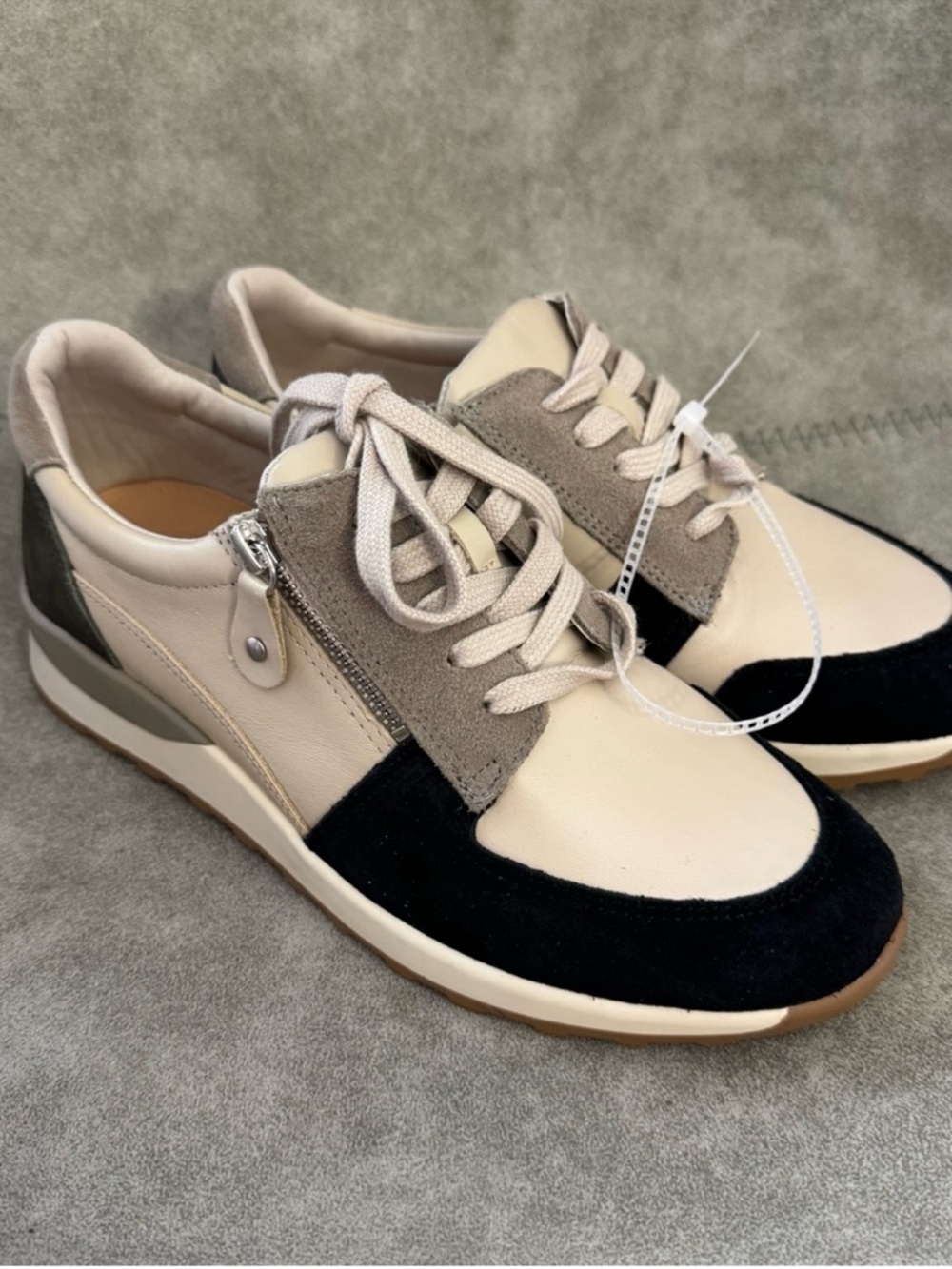 NWT Brioso Mimi Leather Zip Sneakers Sz 8 Rice/Black/Olive - Picture 5 of 9
